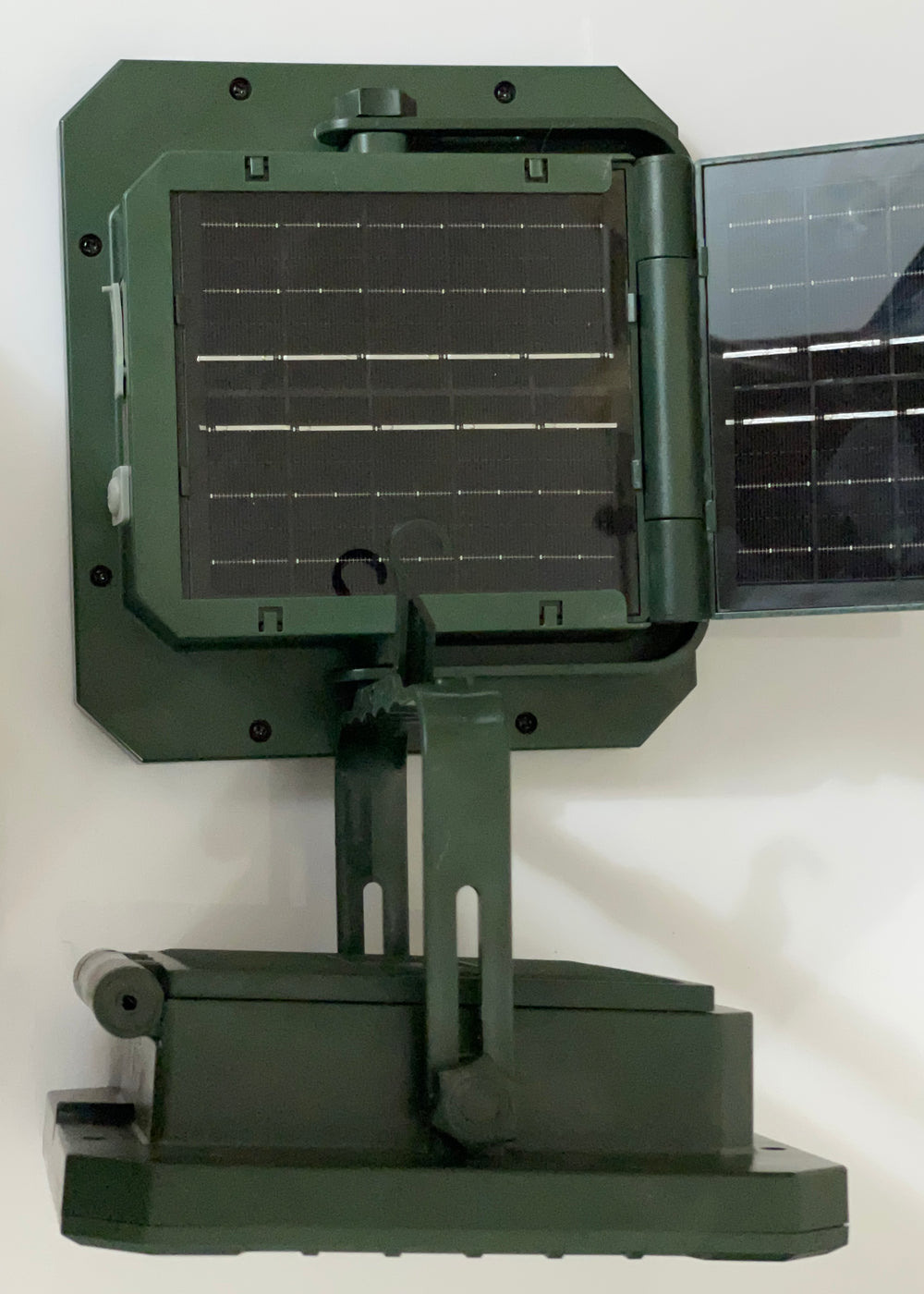 UXI BL-930 Solar Flood Light – Power Your Nights Anywhere